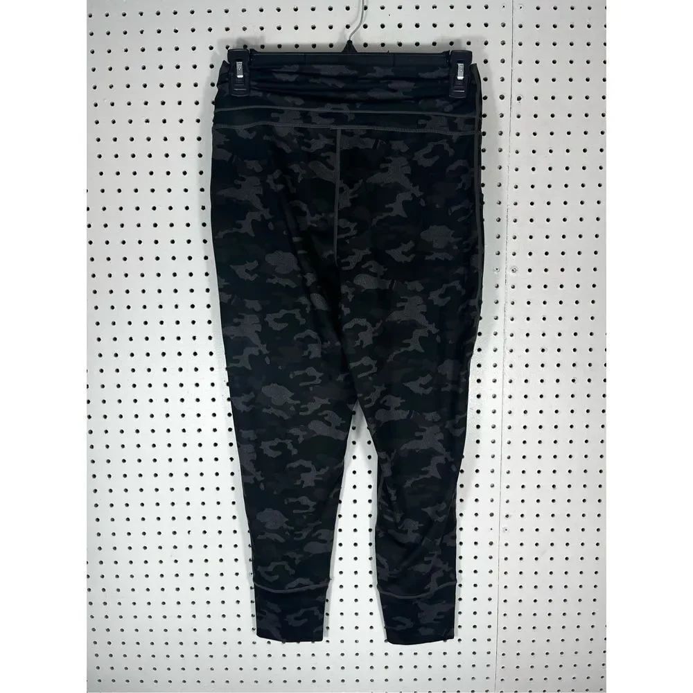 Fabletics camo jogger pants - Picture 2 of 7
